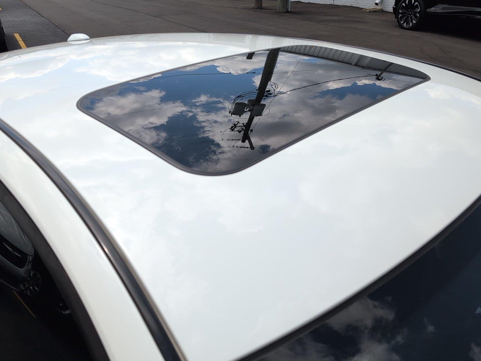 Used 2022 Pearl White TriCoat Nissan 2.5 SR image 39