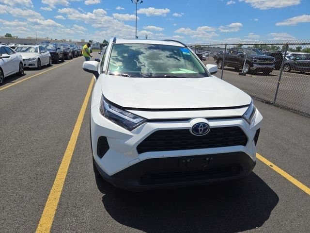 Used 2023 Ice Cap Toyota XLE image 2