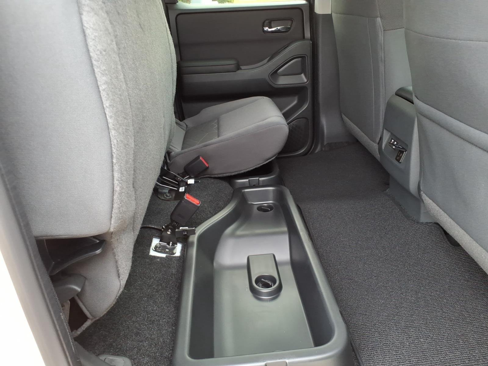 New 2027 Glacier White Nissan Crew Cab SV image 23