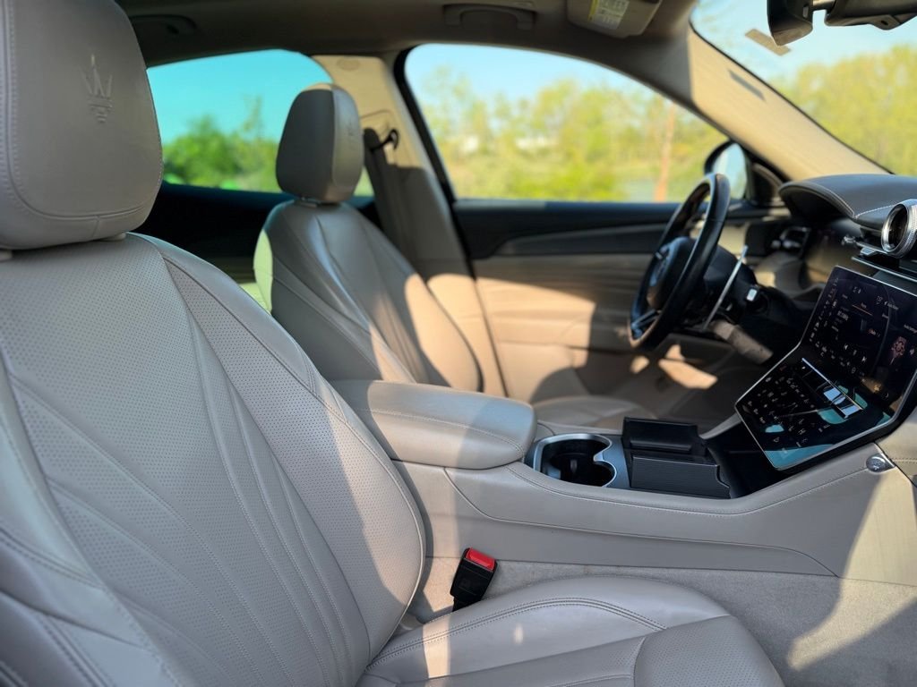 Used 2023 Bianco Astro Metallic Maserati GT image 32