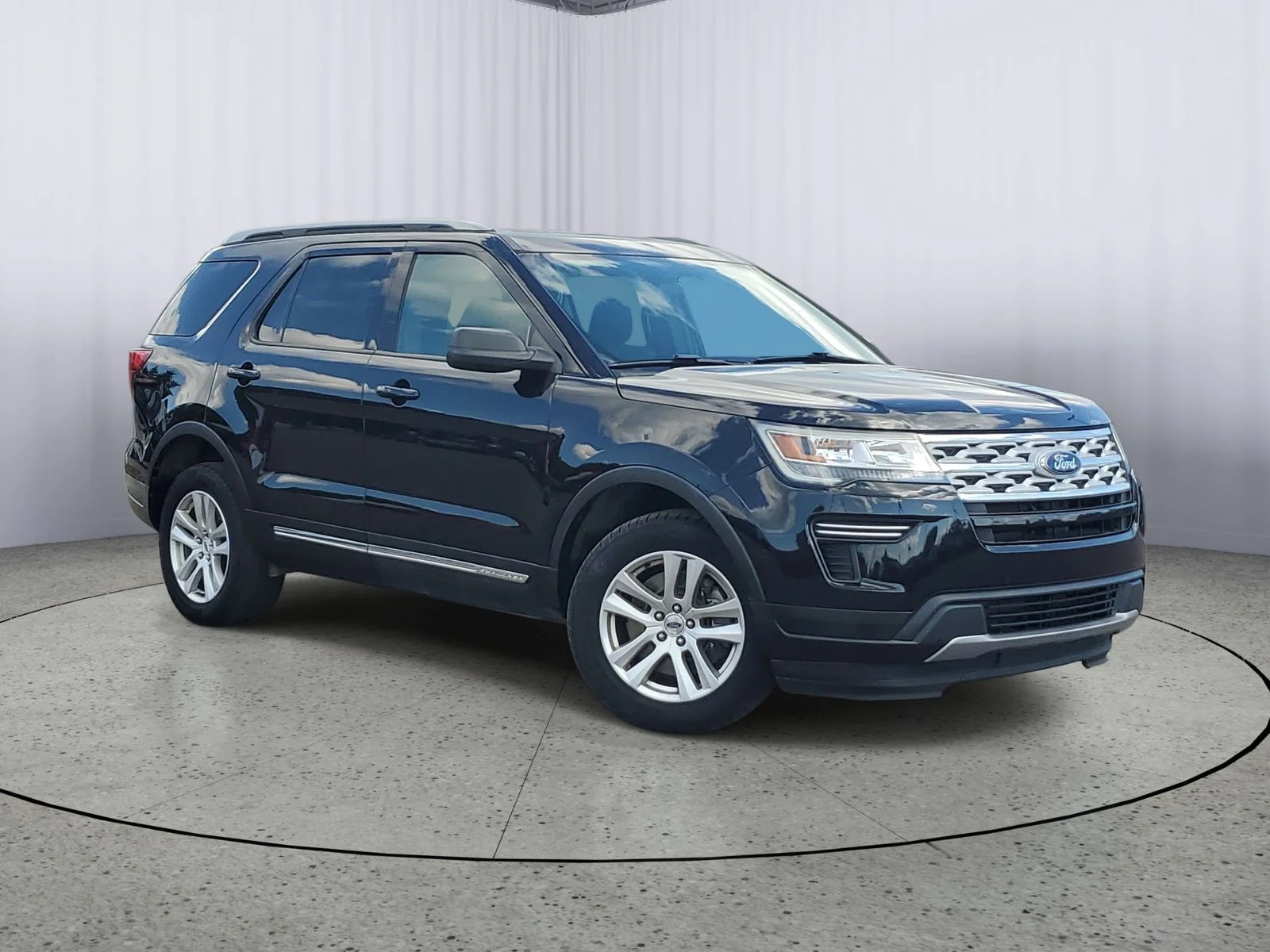 Used 2019 Black Ford XLT image 1