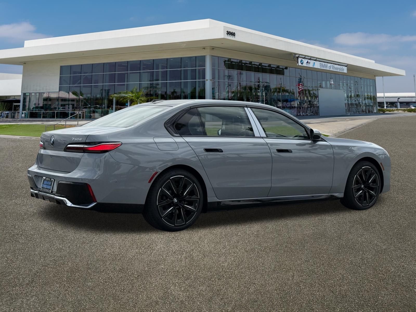 New 2026 Brooklyn Grey Metallic BMW 750e xDrive image 11