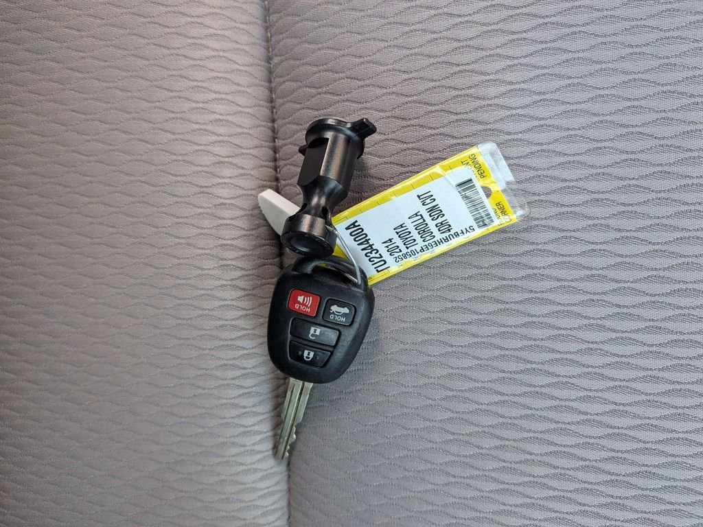 2014 Toyota Corolla LE Plus - Photo 33