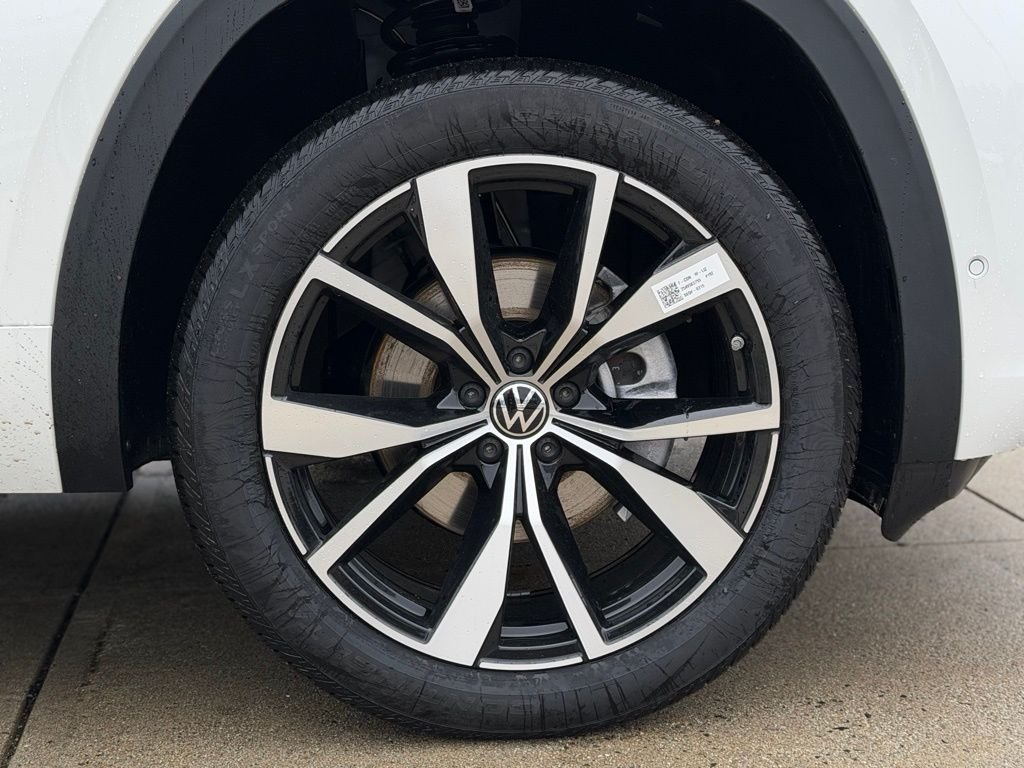 New 2026 White Volkswagen SEL Premium R-Line image 9