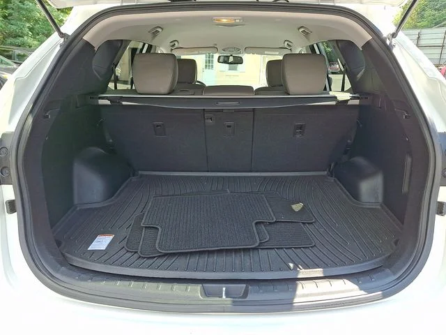 Used 2013 White Hyundai Base image 33