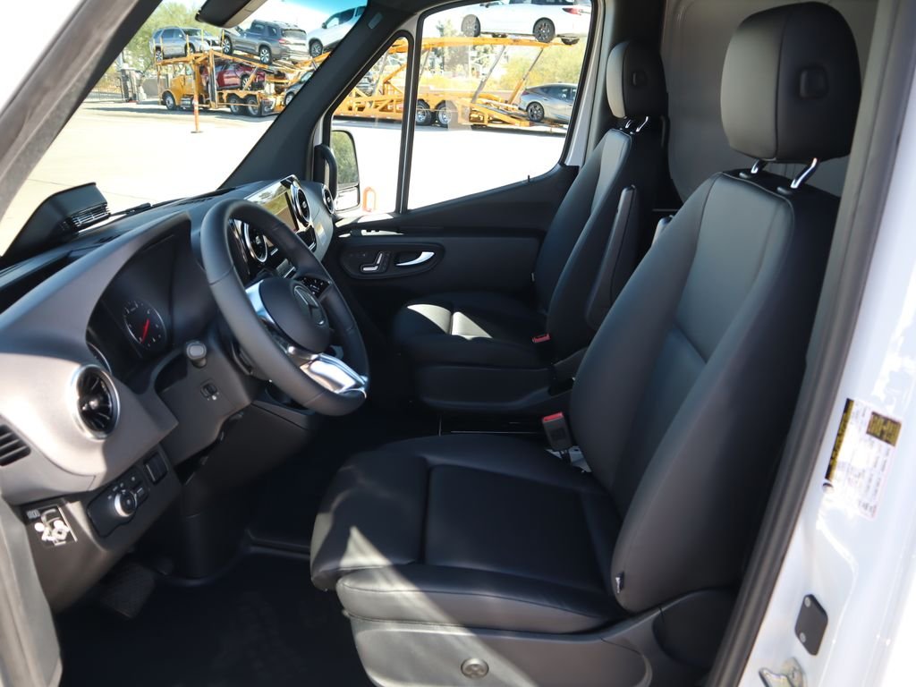 Used 2025 Arctic White Mercedes-Benz Cargo 170 WB image 20