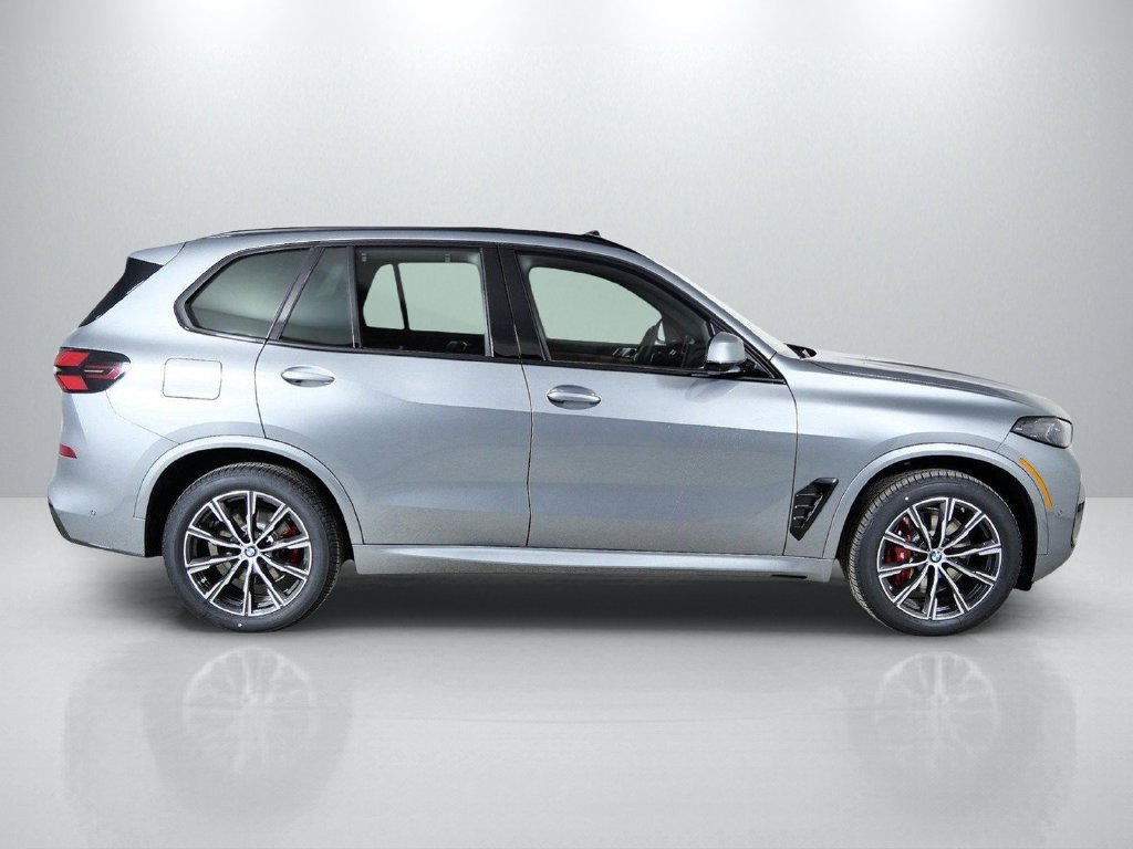 Used 2026 Skyscraper Grey Metallic BMW xDrive40i image 9