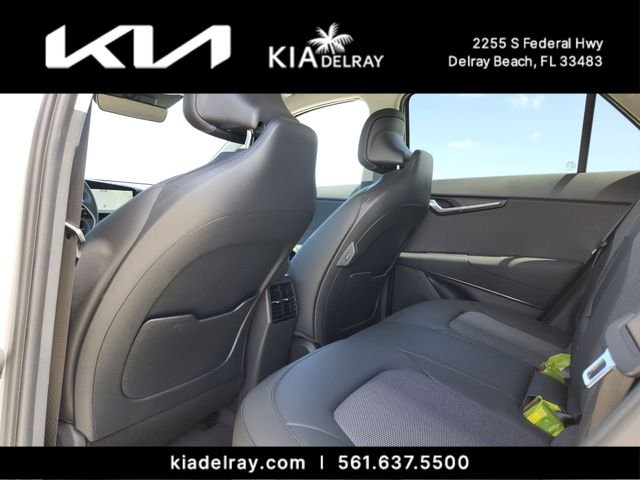 New 2026 Snow White Pearl Kia WIND image 15