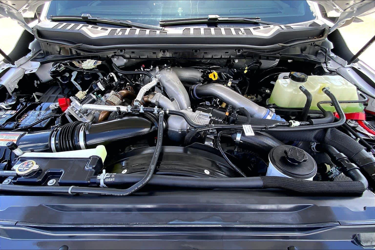 Used 2025 Oxford White Ford F-250 Pickup XL image 29