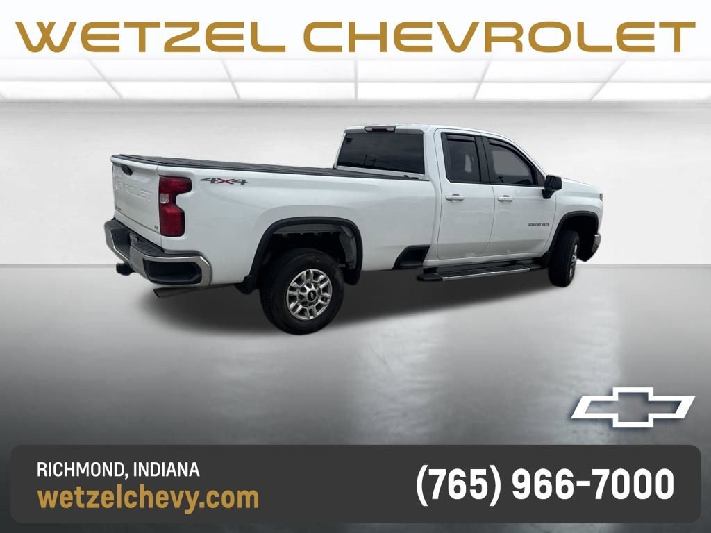 Used 2024 Summit White Chevrolet LT image 4