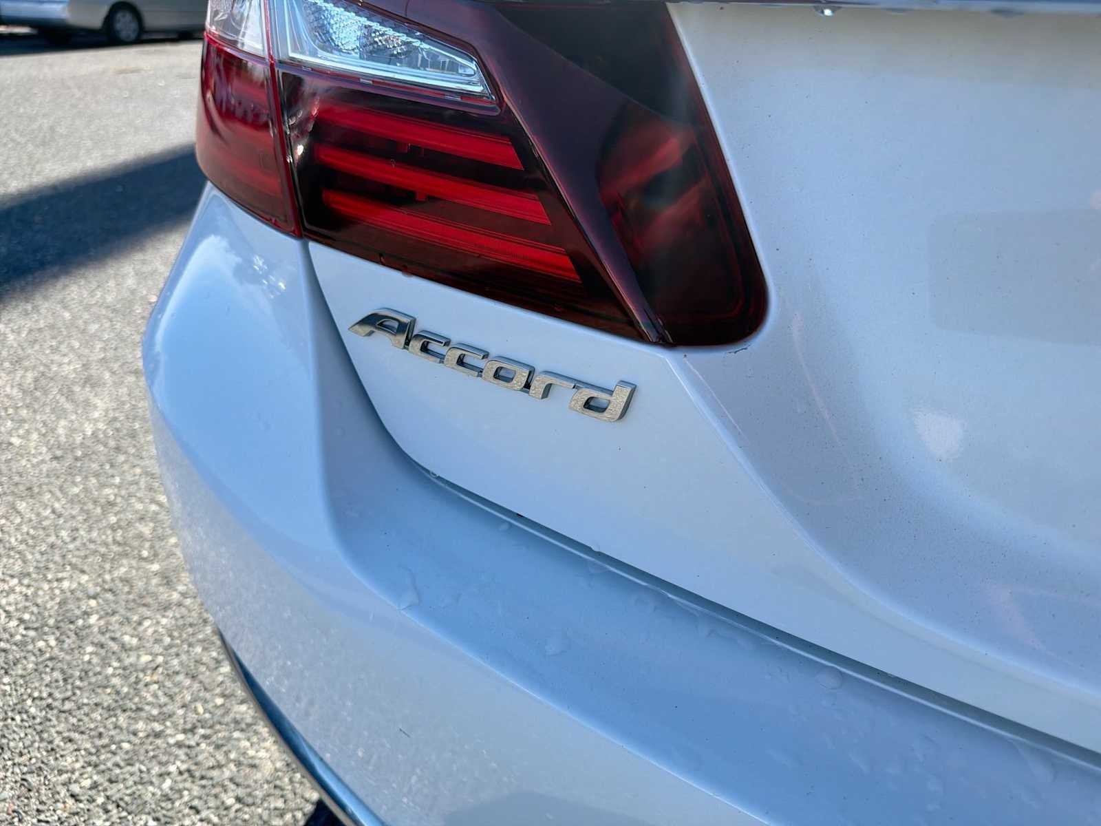 Used 2016 White Orchid Pearl Honda Sport image 18
