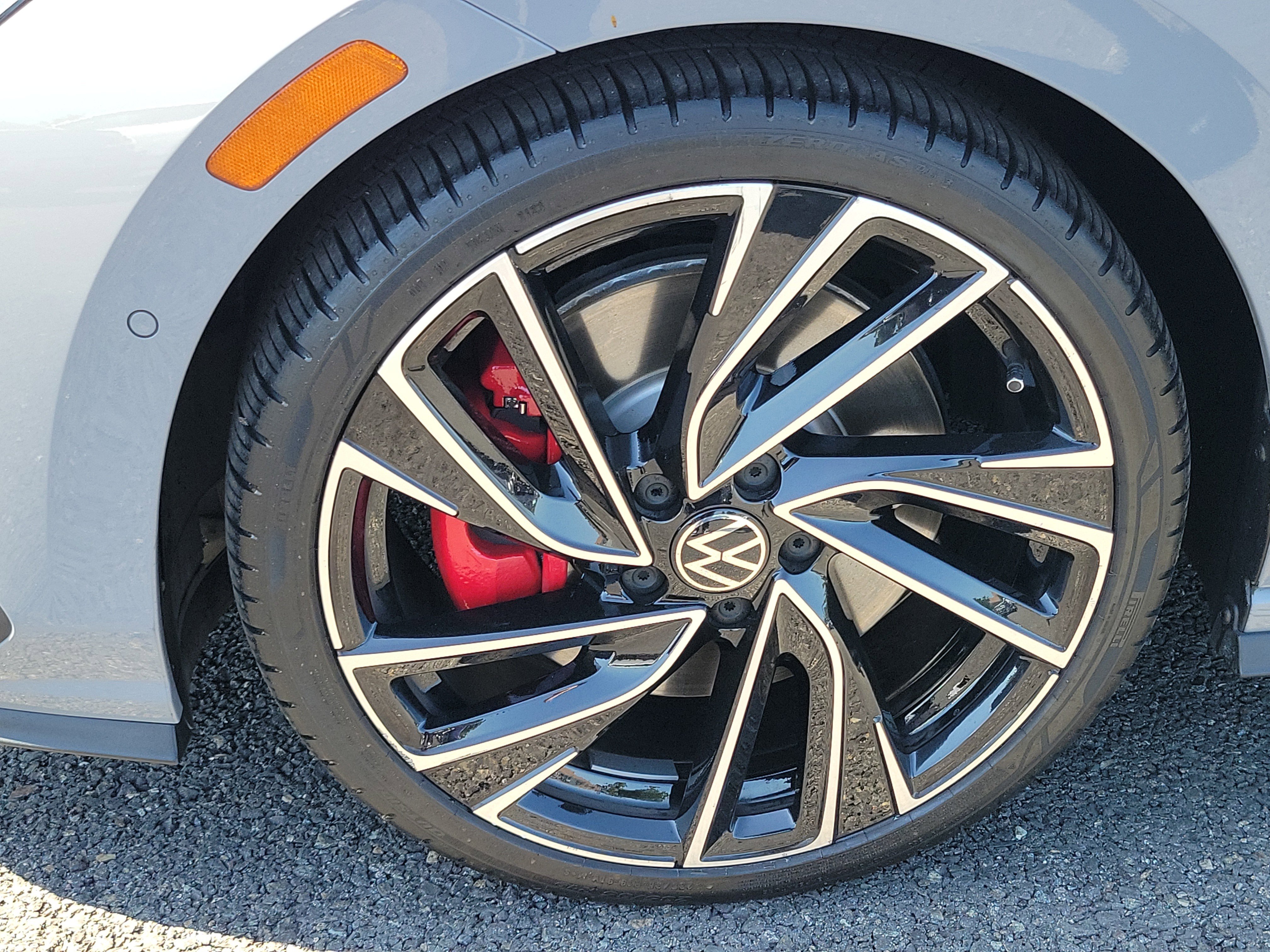Used 2024 Moonstone Gray Volkswagen Autobahn image 9