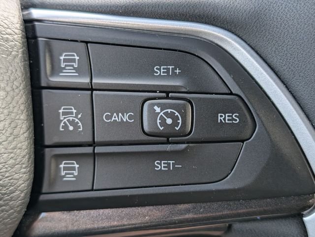Used 2023 White Jeep Altitude X image 20