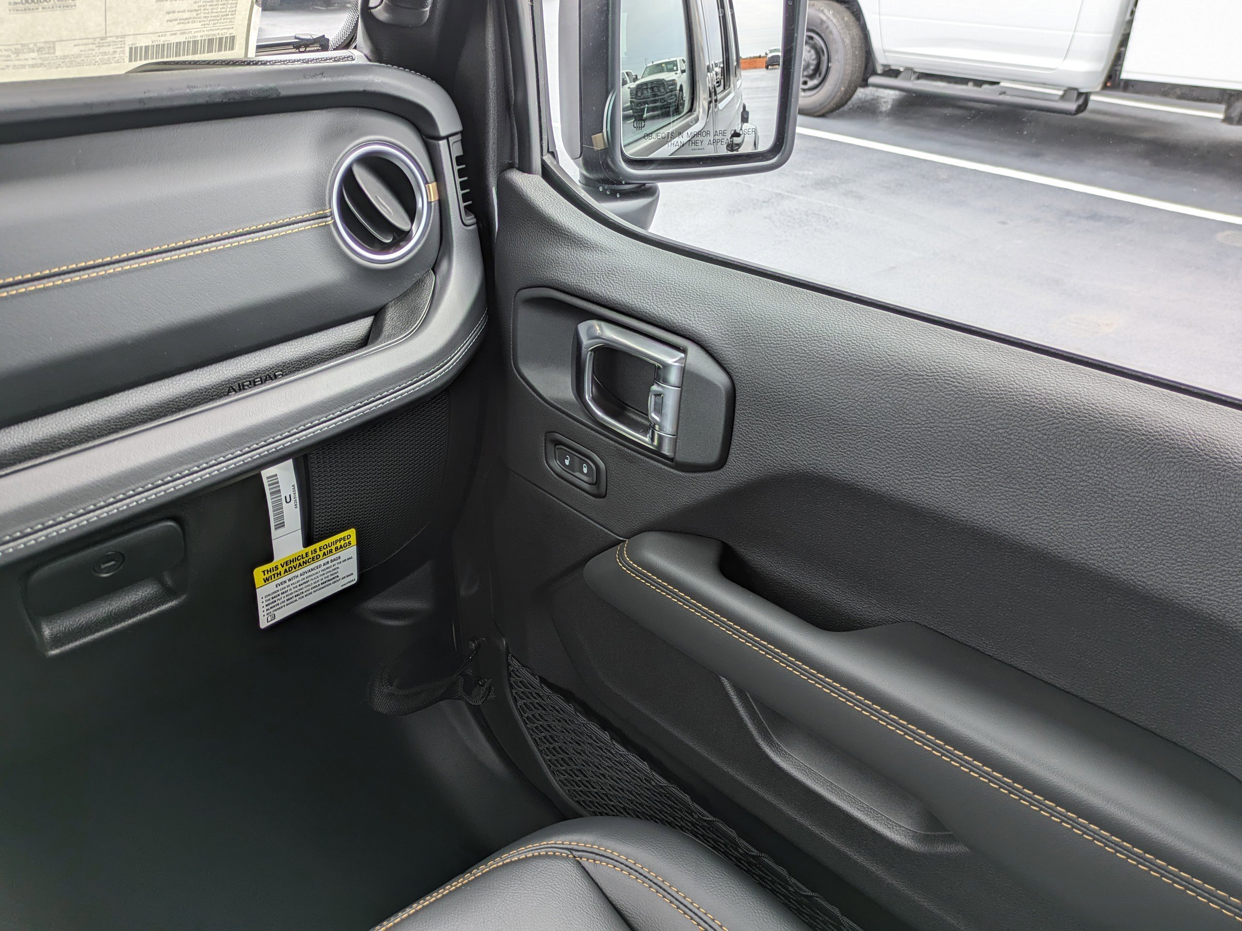 2026 Jeep Wrangler 4-Door Sahara - Photo 16