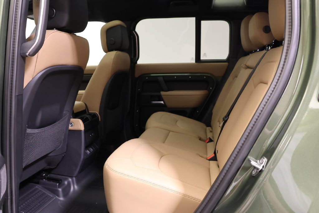 New 2026 Woolstone Green LAND ROVER X-Dynamic SE image 35