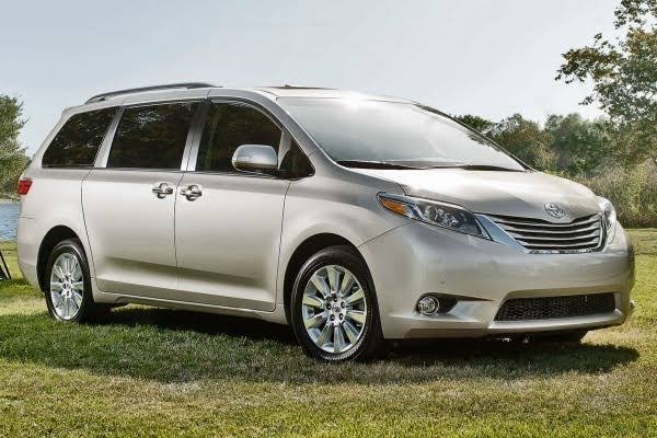 Used 2016 Silver Toyota SE image 12