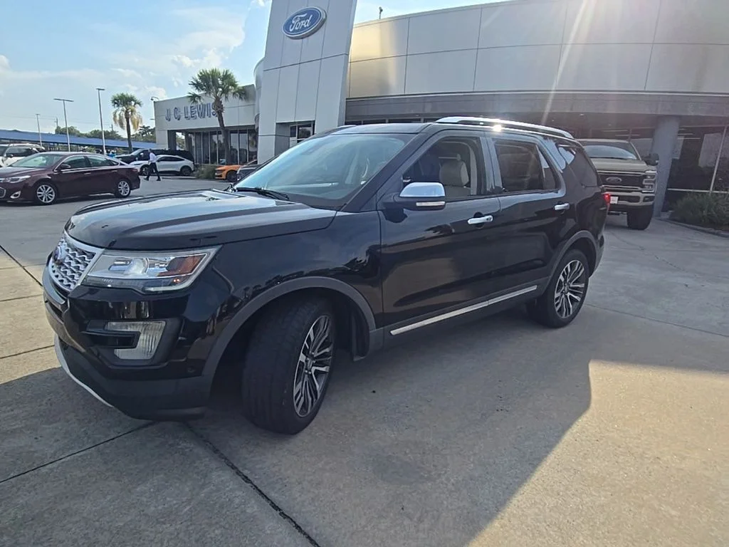 Used 2017 Black Ford Platinum image 6