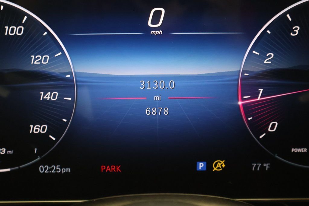 Used 2026 MANUFAKTUR Moonlight White Metallic Mercedes-Benz GLC 300 image 17