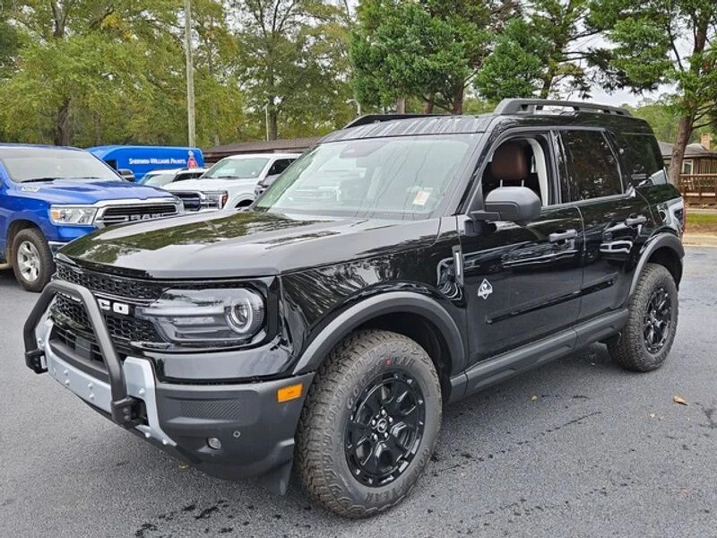 New 2025 Shadow Black Ford Outer Banks® image 3