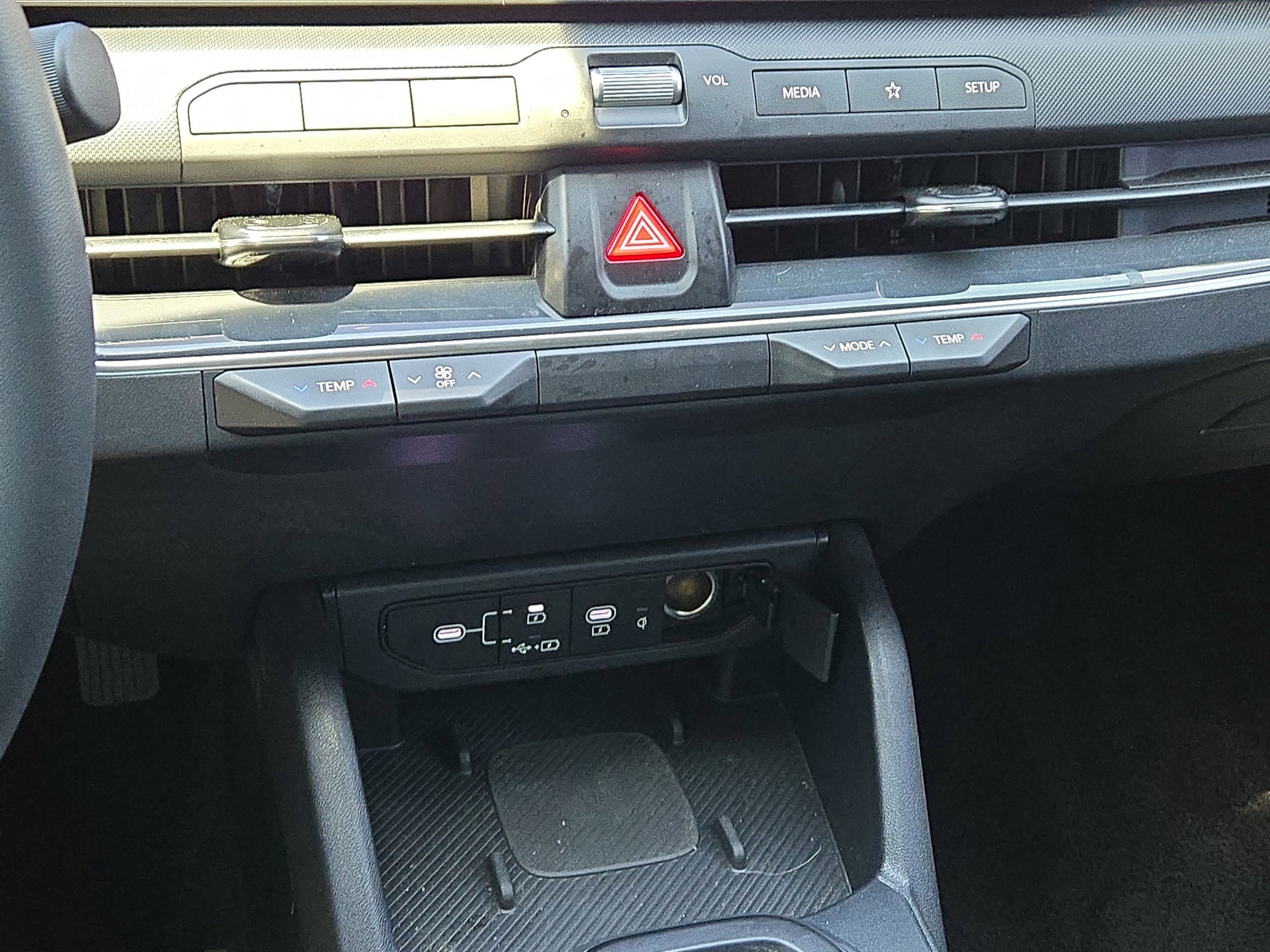 2025 Kia K4 EX - Photo 24