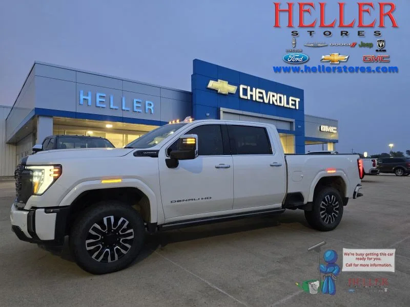 Used 2024 White Frost Tricoat GMC Denali Ultimate image 1