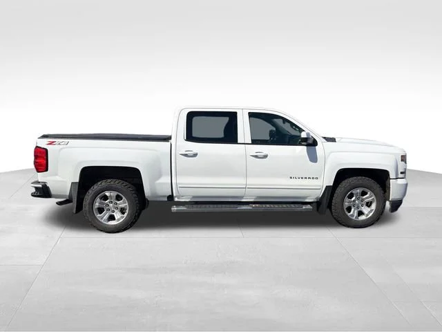 Used 2018 SUMMIT WHITE Chevrolet LT image 7