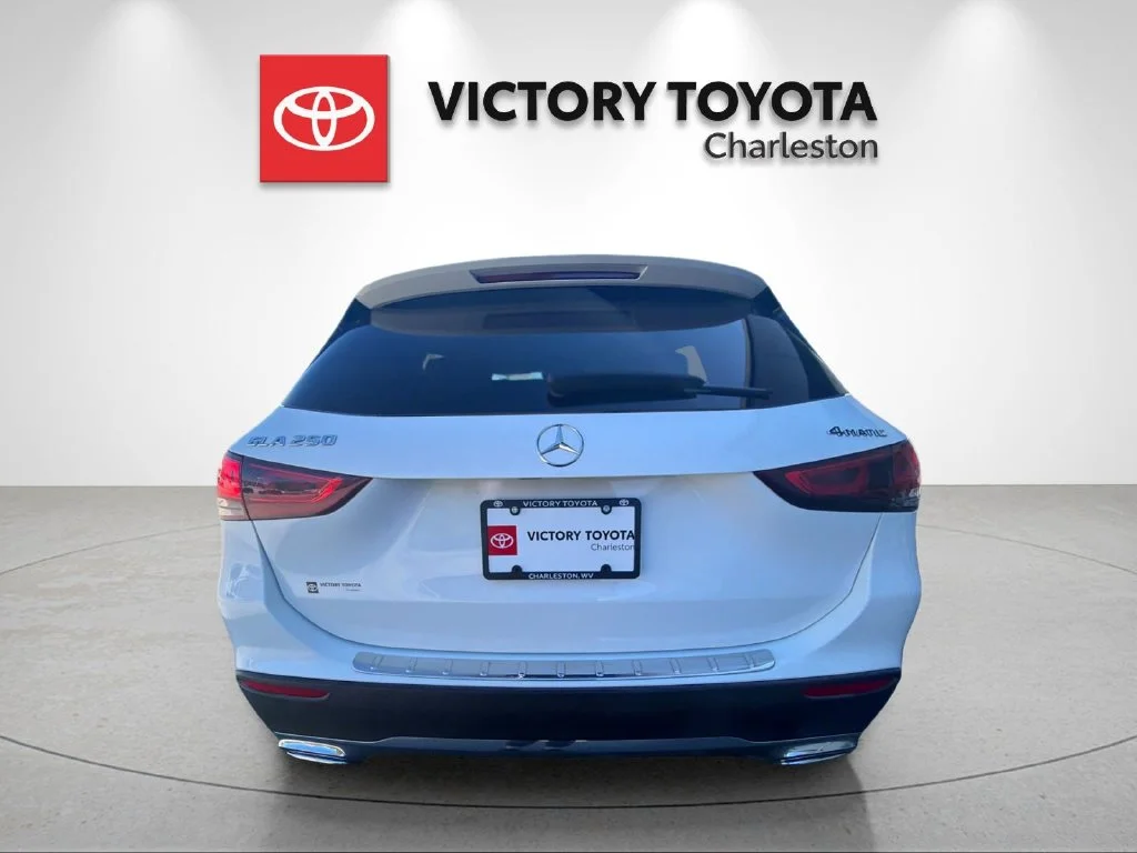Used 2023  Mercedes-Benz GLA 250 image 4