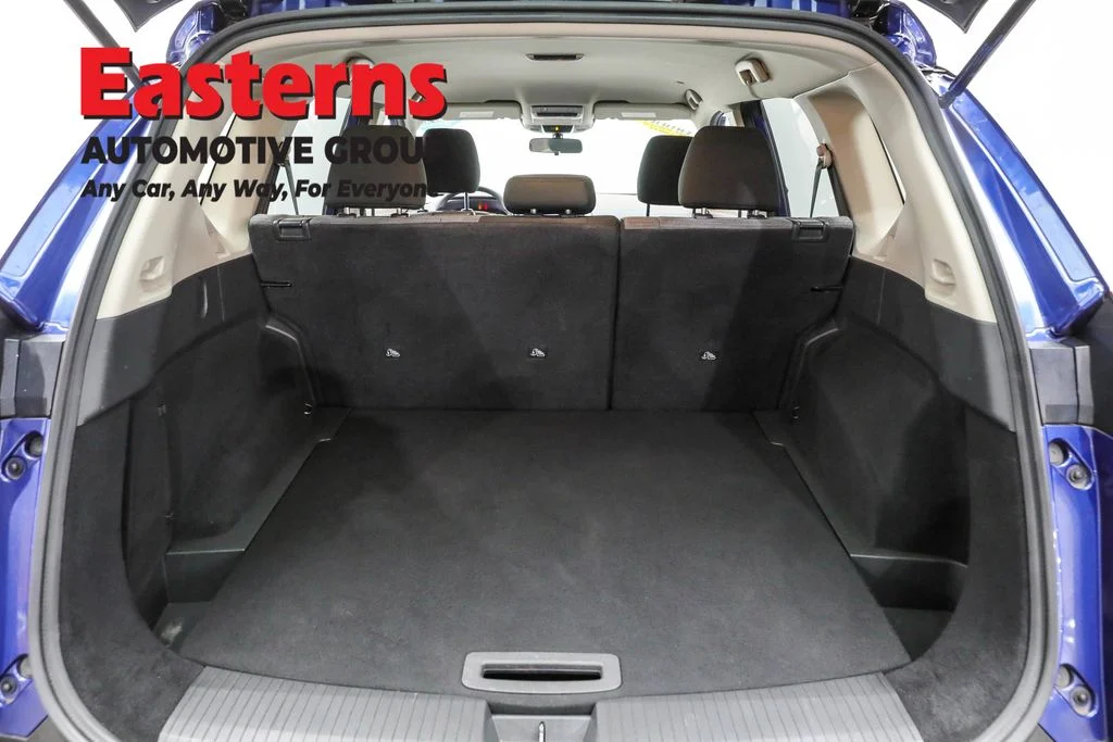 Used 2023 Blue Nissan SV image 9