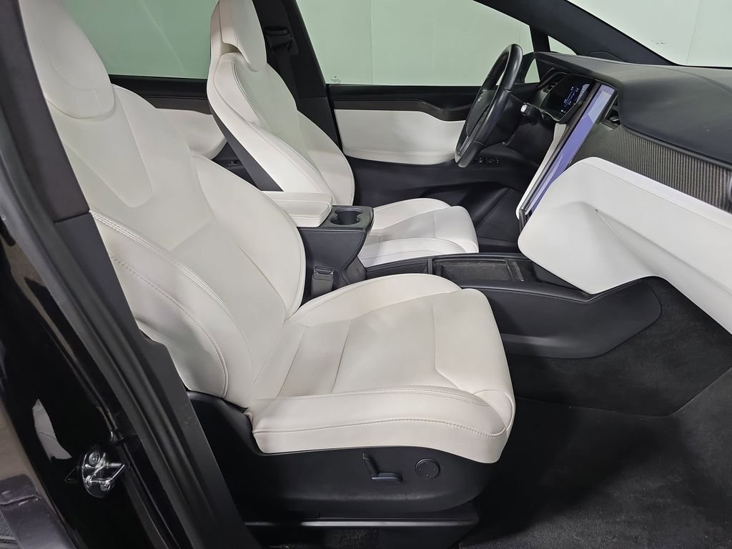 Used 2018  Tesla 75D image 27