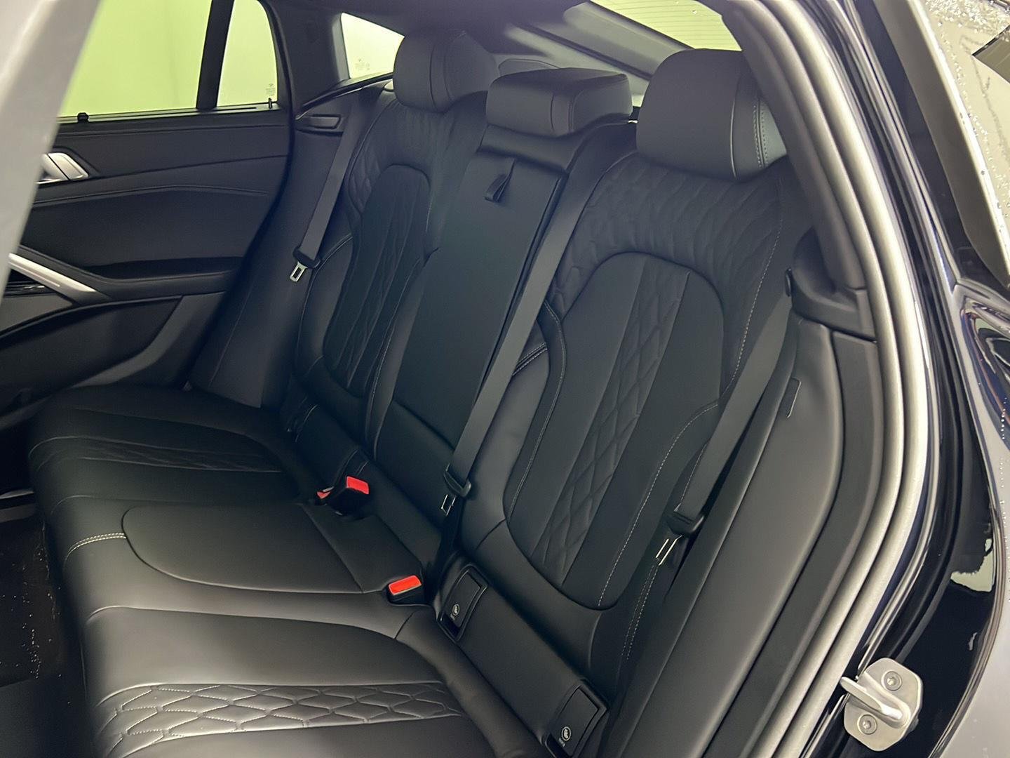 New 2027 Carbon Black Metallic BMW M60i image 21