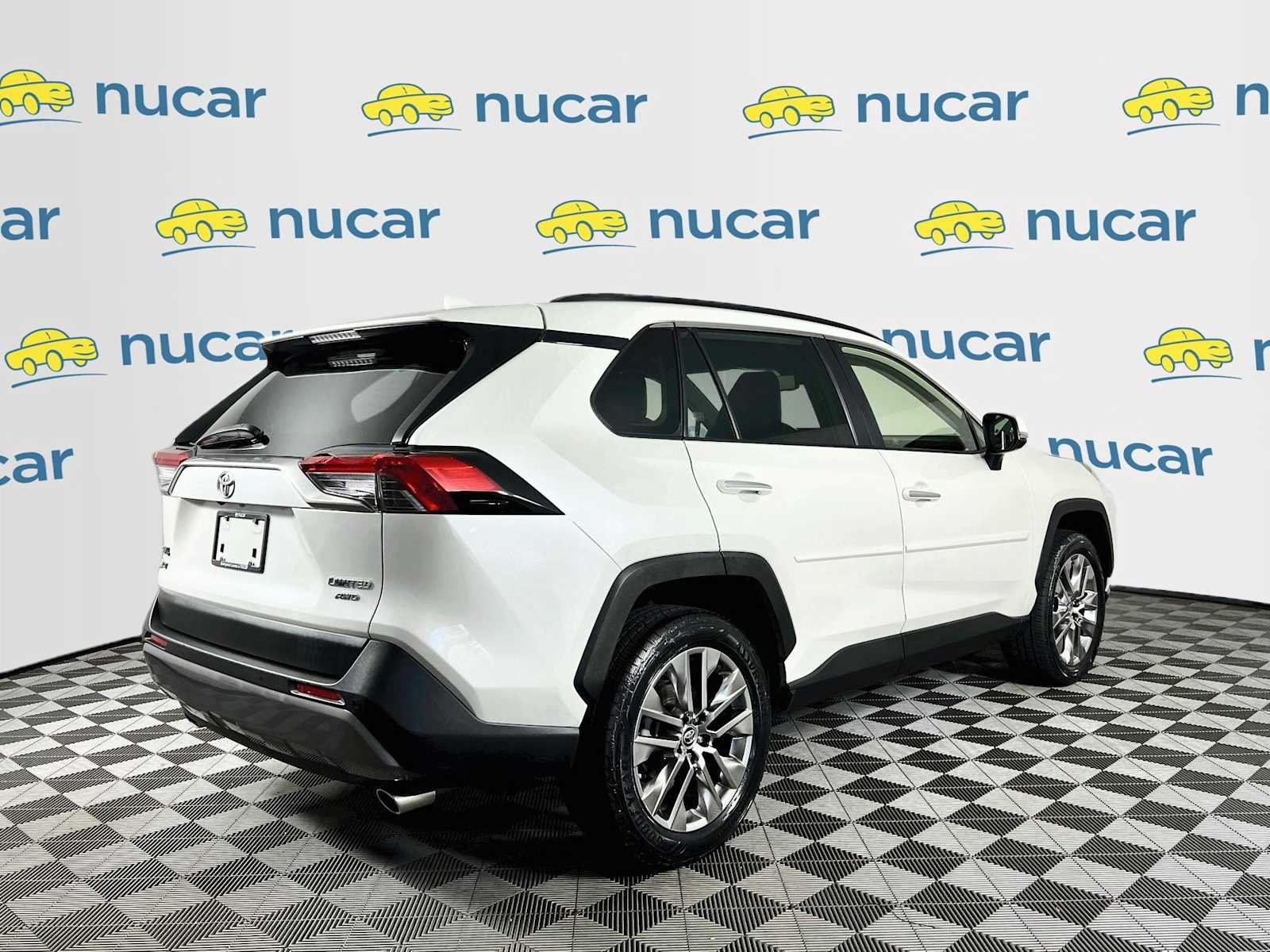 Used 2019 Blizzard Pearl Toyota Limited image 7