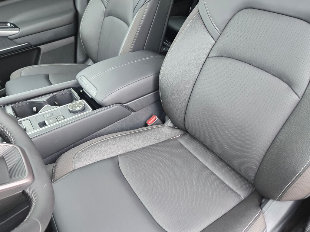 New 2026 Everest White Pearl TriCoat Nissan SL image 20