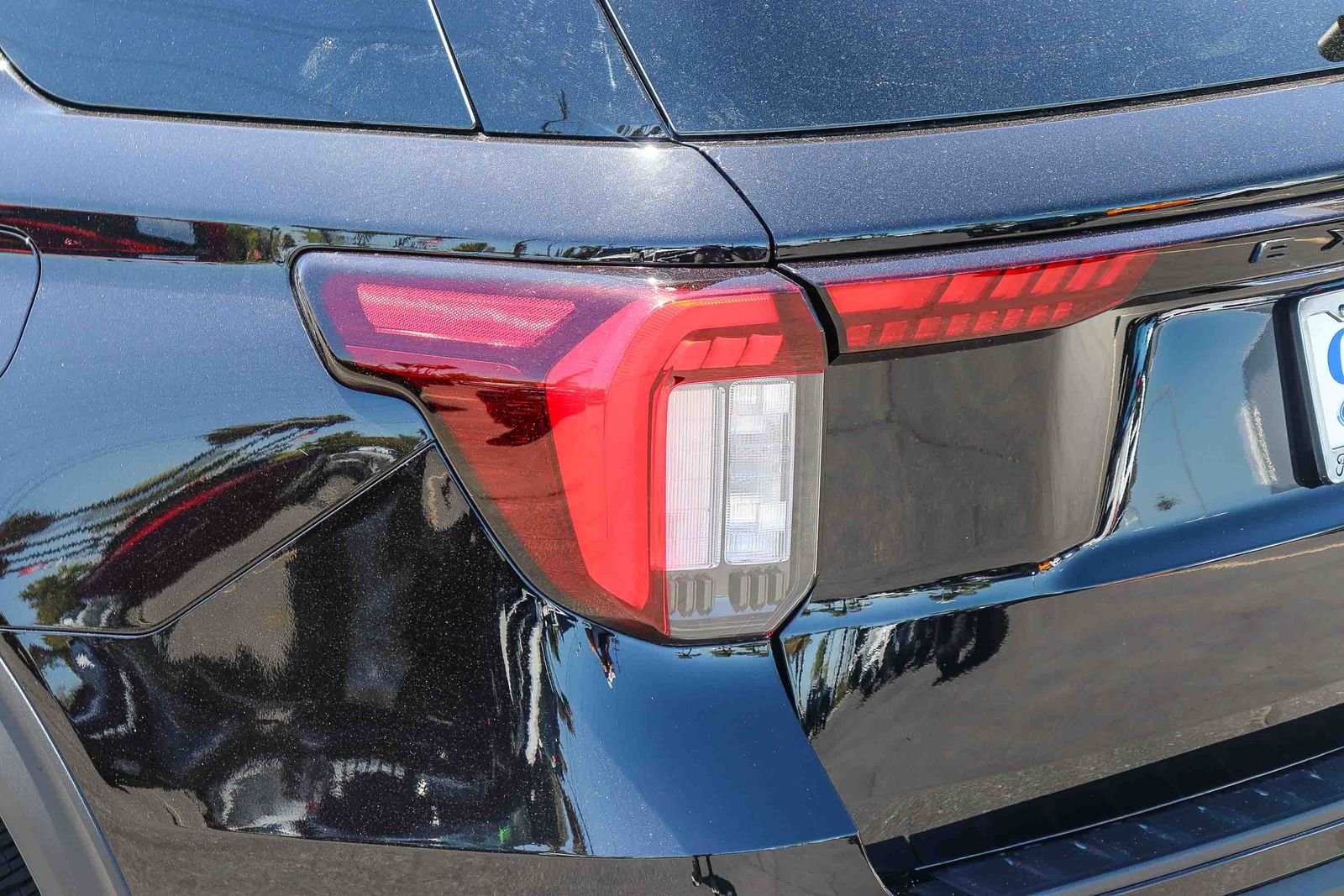 New 2026 Agate Black Metallic Ford ST-Line image 7