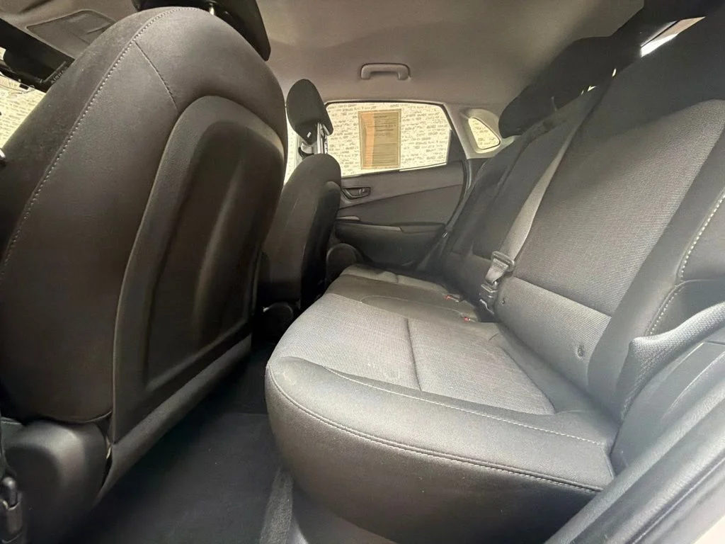 Used 2022 Lunar White Hyundai SEL image 14