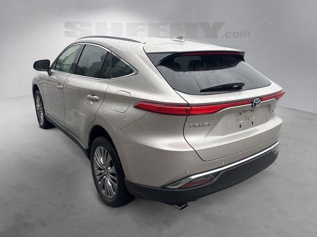 Used 2021 Silver Toyota XLE image 13