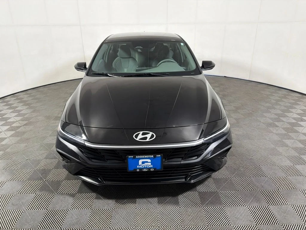 Used 2024 Abyss Black Hyundai SEL image 3