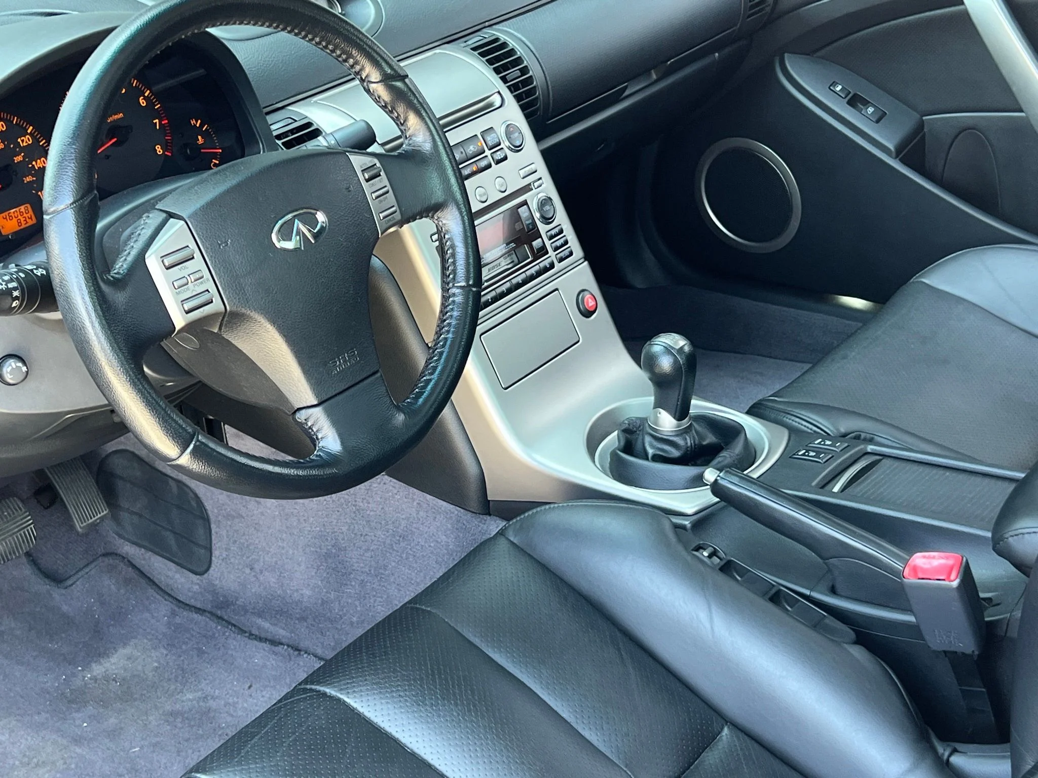 Used 2003  INFINITI Base image 2