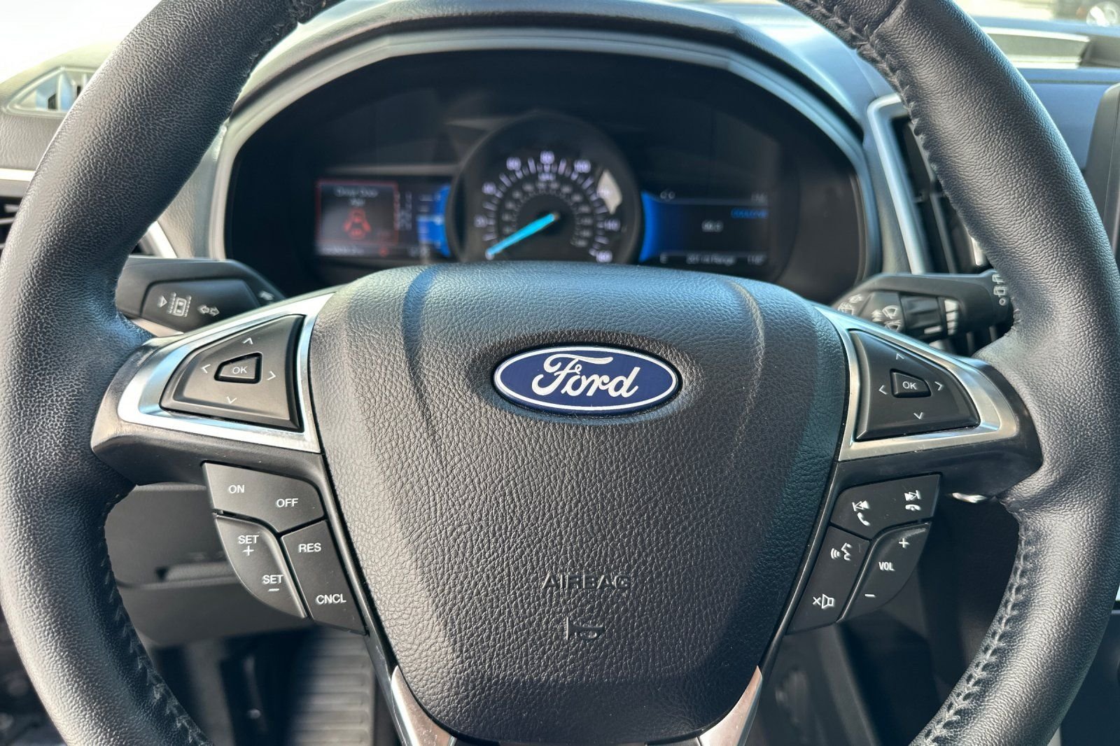 Used 2024 Gray Ford SEL image 24