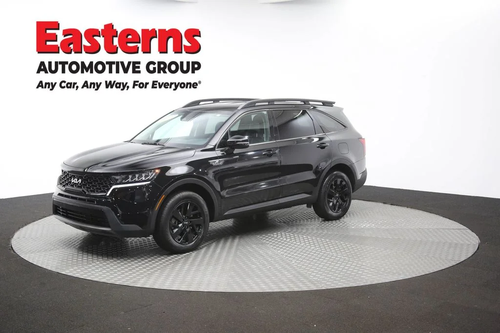 Used 2022 Black Kia S image 56
