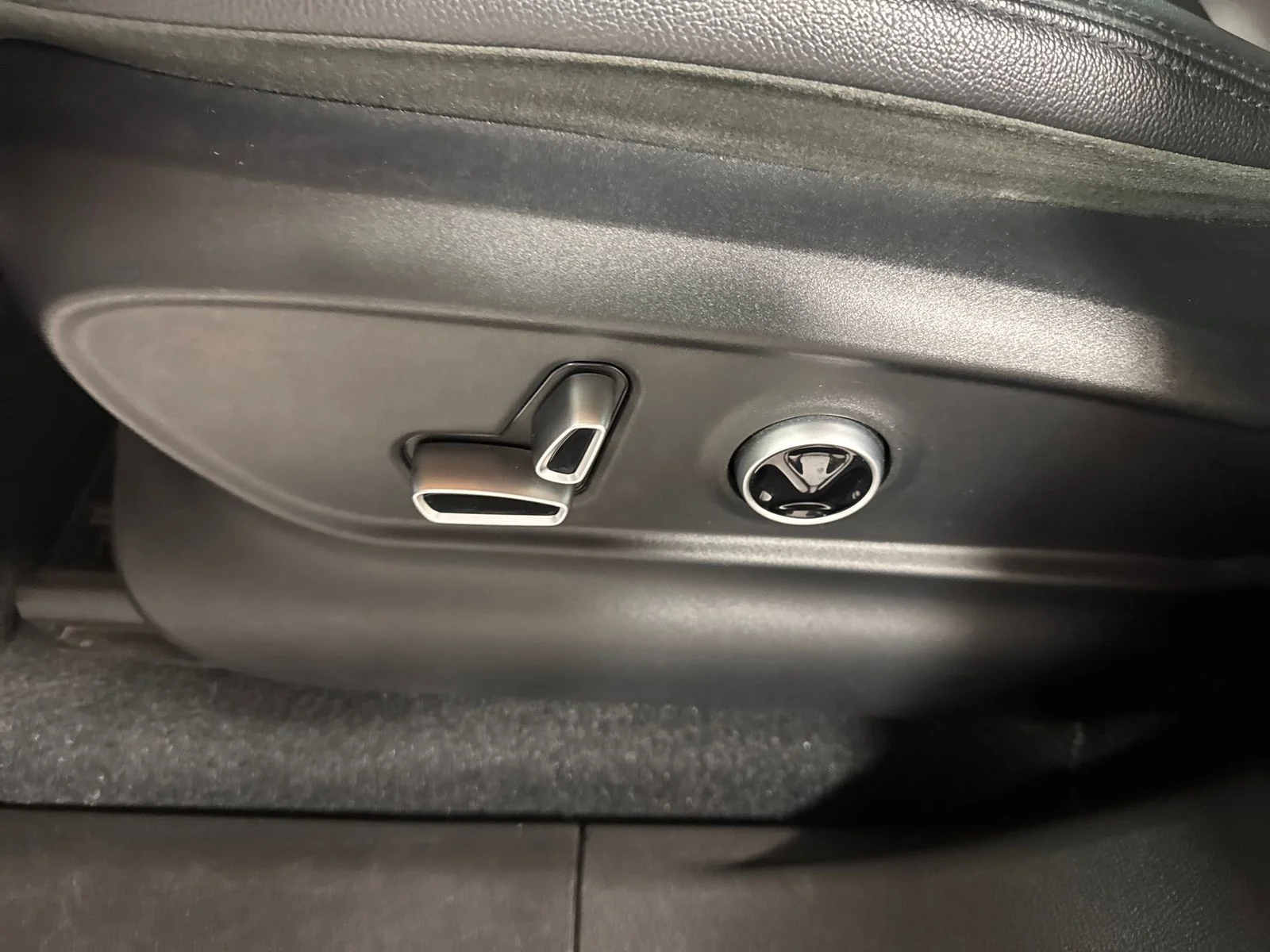 Used 2024 Nero Tempesta Metallic Maserati GT image 10