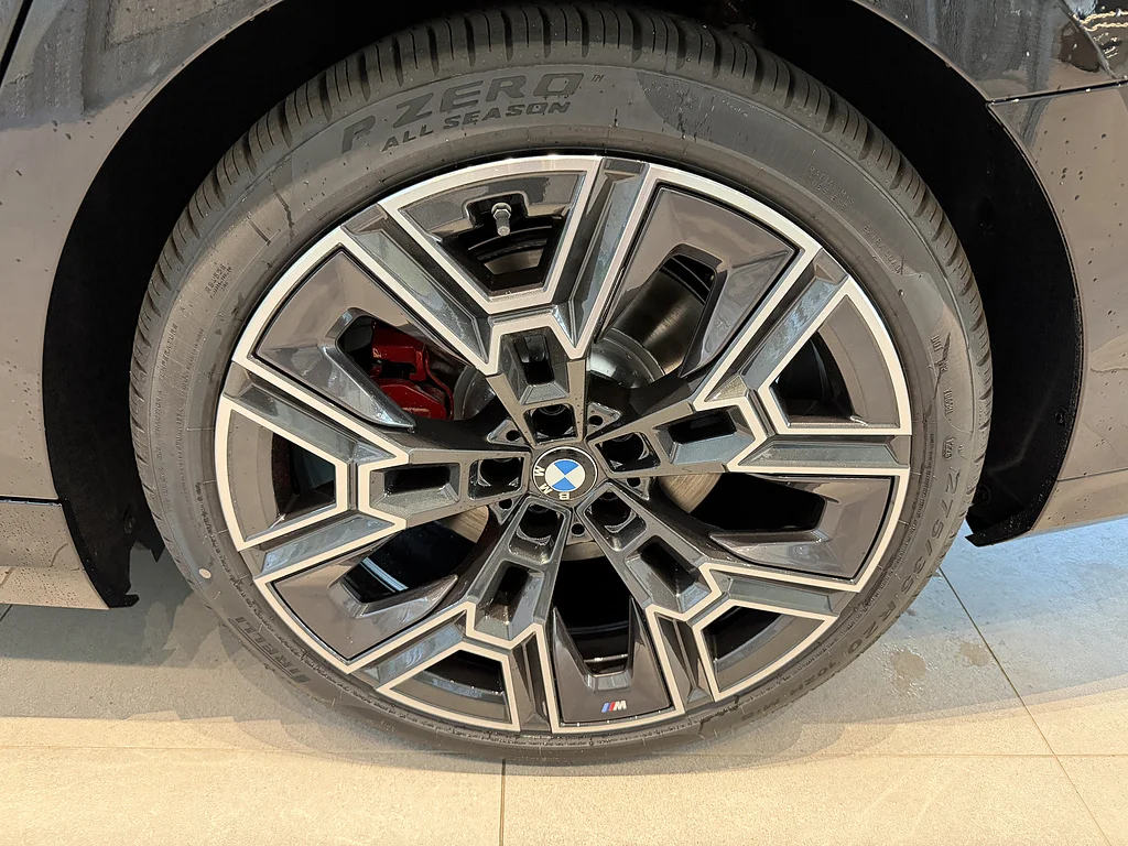 New 2027 Black Sapphire Metallic BMW xDrive40 image 7