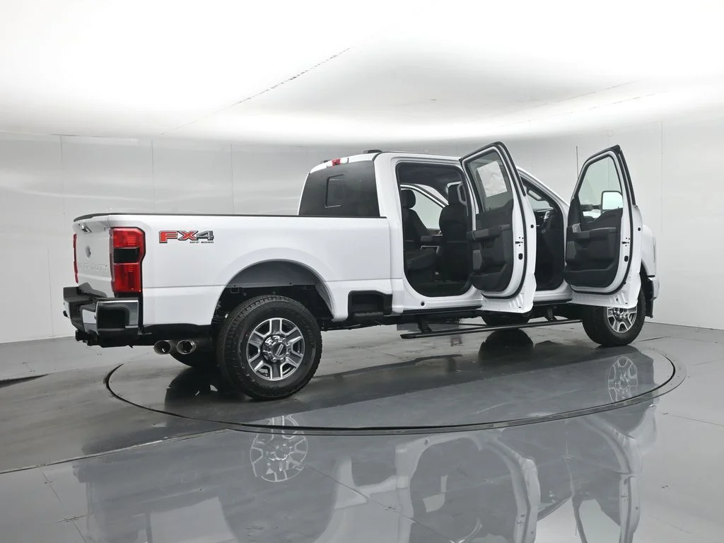 New 2026 Oxford White Ford Lariat image 5