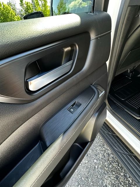 2025 Nissan Armada SL - Photo 16