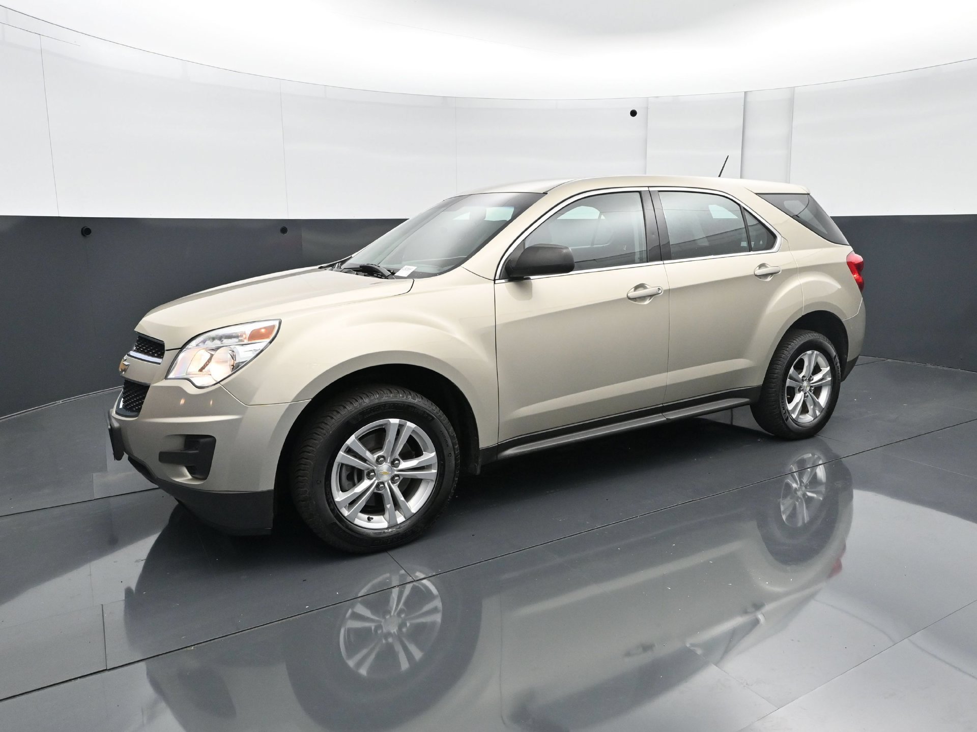 Used 2014 Chevrolet Equinox LS with VIN 2GNALAEKXE1110553 for sale in Minneapolis, MN