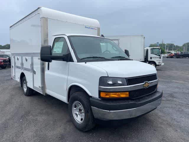 2025 Chevrolet Express Cutaway