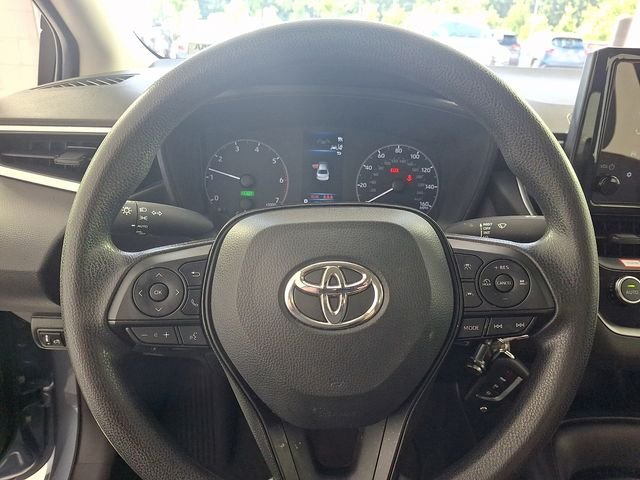 Used 2025  Toyota LE image 23