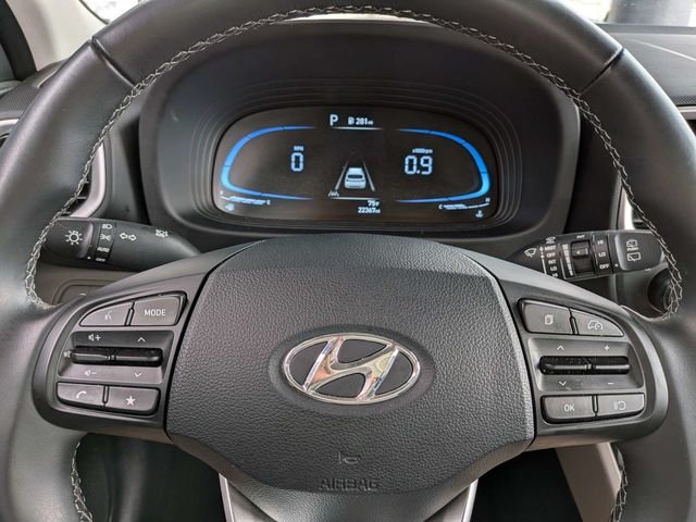 Used 2025 White Hyundai SEL image 26