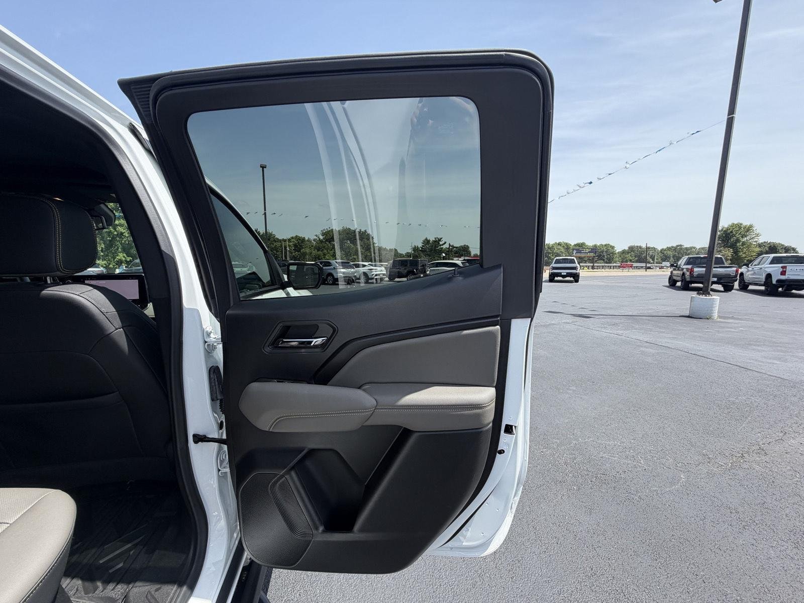 Used 2024 Summit White Chevrolet ZR2 image 20