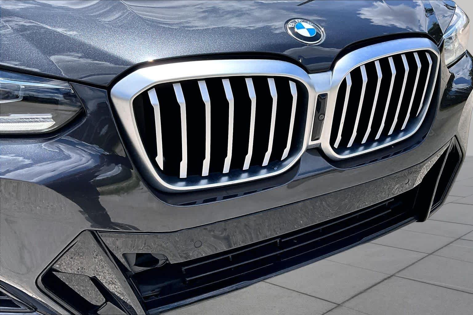 Used 2024 Dark Graphite Metallic BMW sDrive30i image 28
