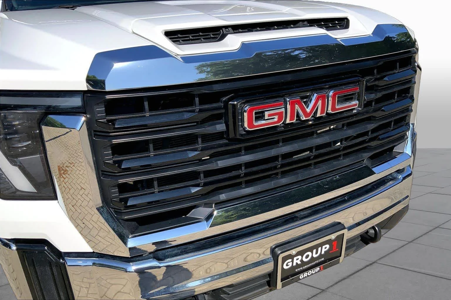 Used 2024 Summit White GMC Pro image 30